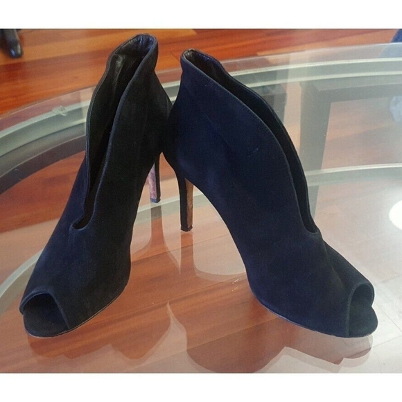 Vince Camuto Signature Yvonne Peep  Fringe  Suede Sze 8 M - Picture 2 of 9